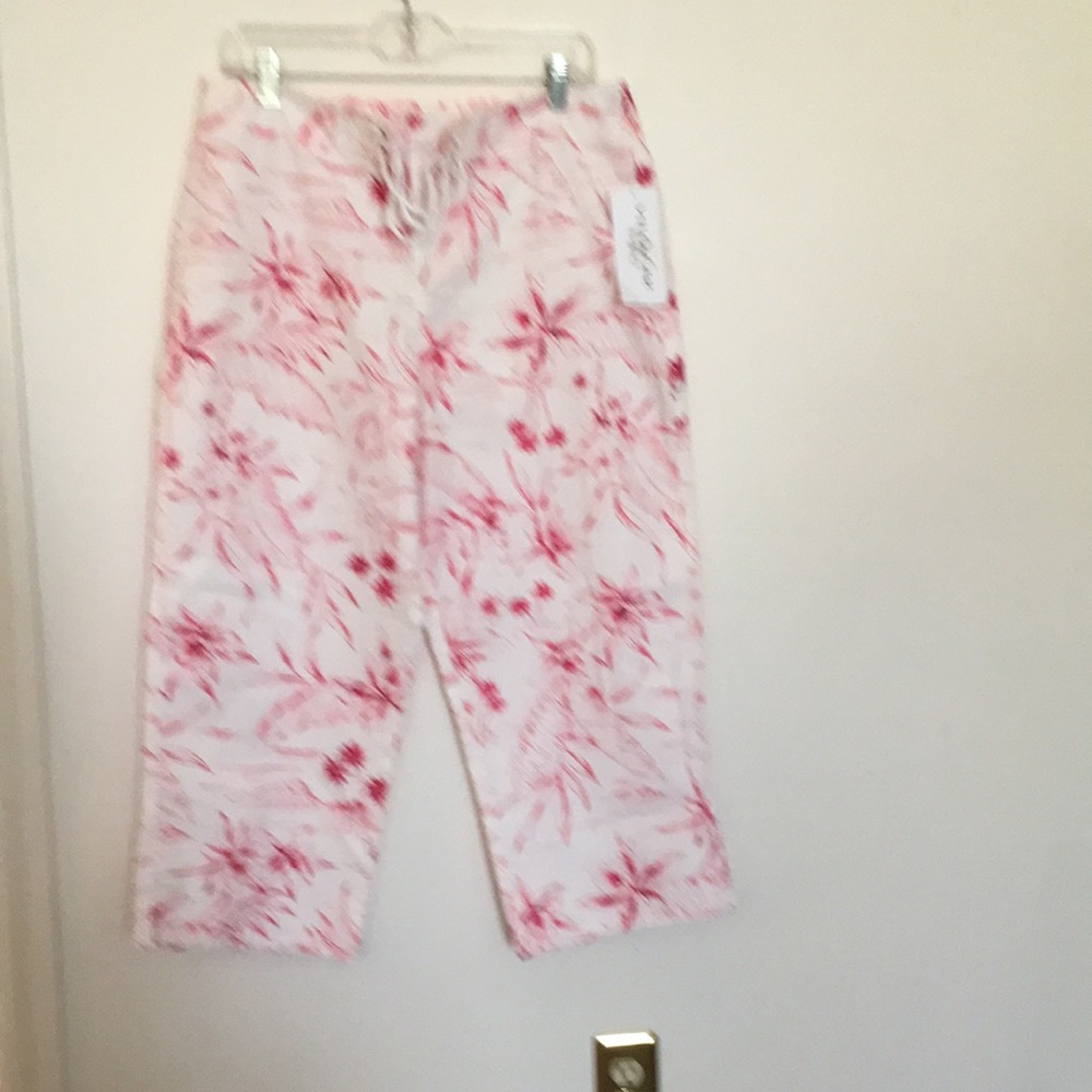 New Villager Pink and white capris size 14
